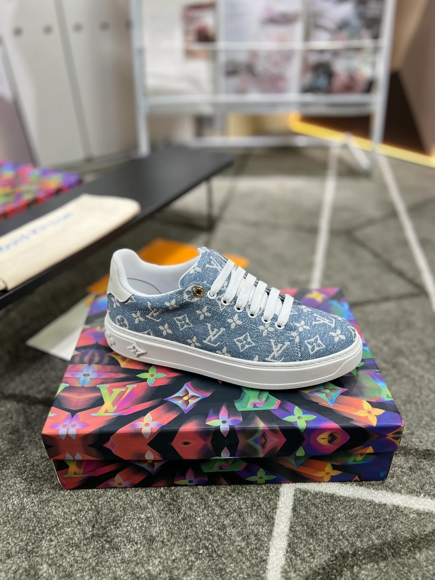 Factory price: 520💰LOUIS VUITTON [Louis VUITTON] New trendy Lv is on the market🎁, casual and fashionable men's shoes👟The upper is made of imported original fabric + cowhide mesh lining, the original wear-resistant rubber outsole, the version is simple and elegant, exclusive for trendy men, six colors available, code number: 38-44, customized 45, 46